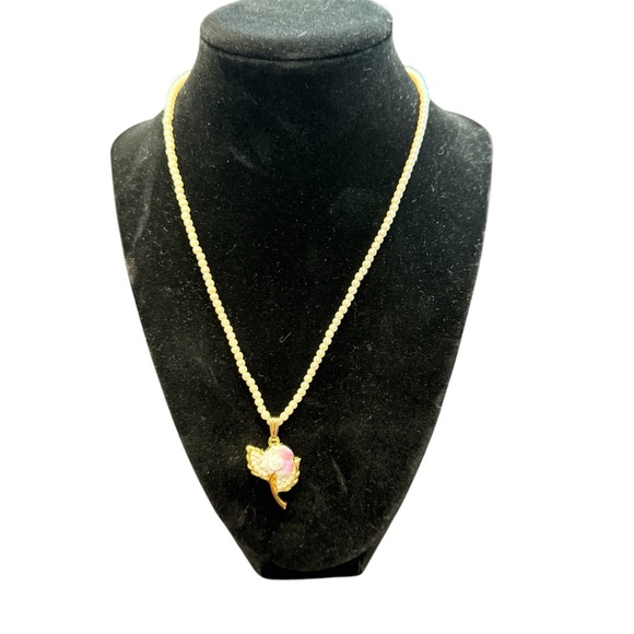 Avon “Porcelain Blossom” Gold and Pink Necklace with Heart Pendant NIB 1991 - Picture 1 of 9